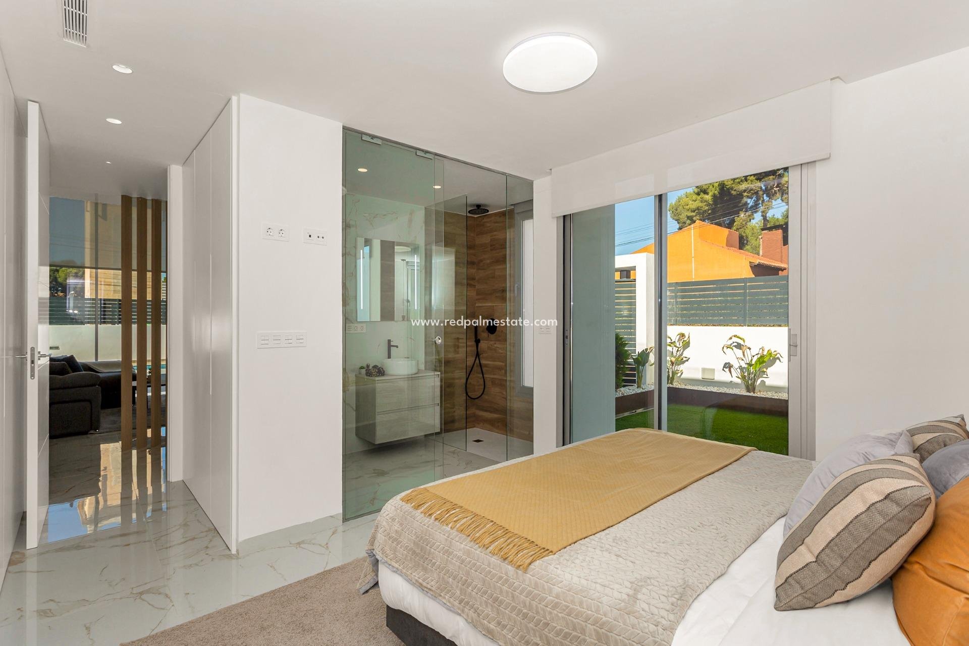 Revente - Villa -
Torrevieja - Los balcones