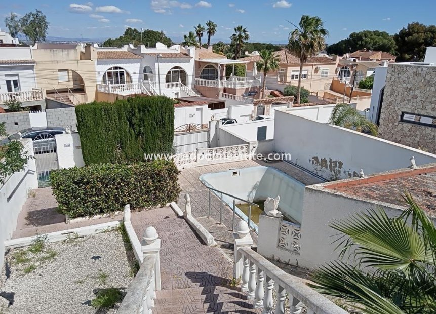 Revente - Villa -
Torrevieja - Los balcones