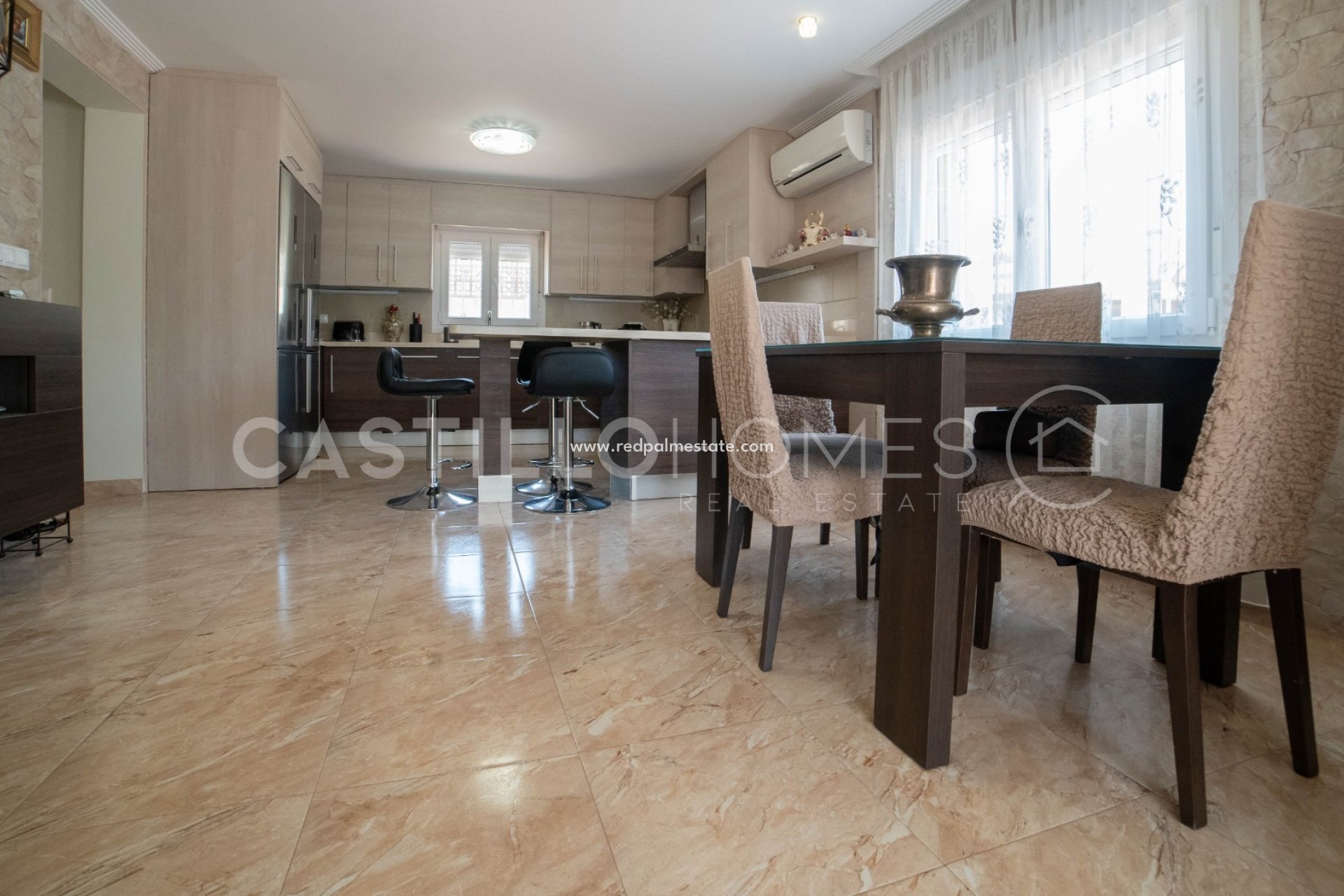 Revente - Villa -
Torrevieja - Los balcones