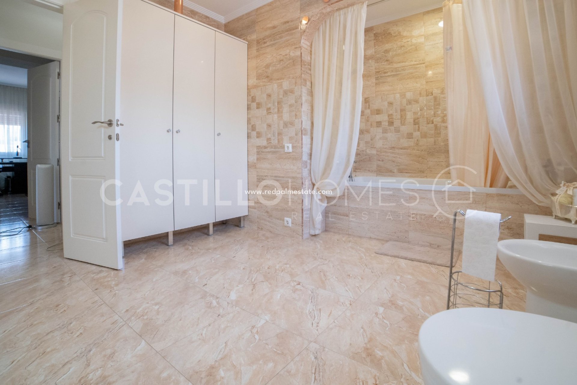 Revente - Villa -
Torrevieja - Los balcones