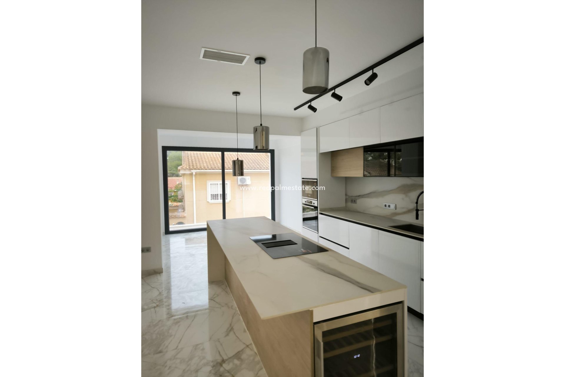 Revente - Villa -
Torrevieja - Los balcones