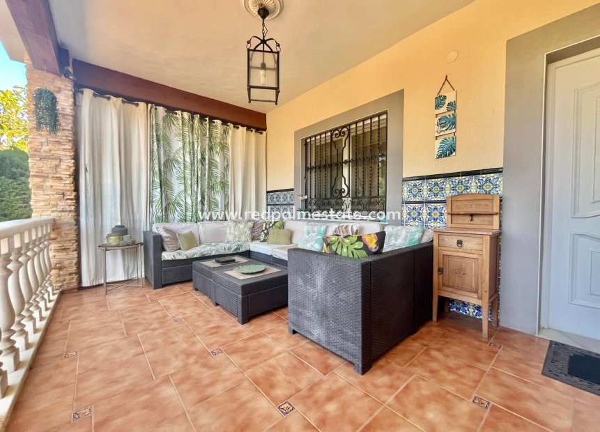 Revente - Villa -
Torrevieja - Los balcones