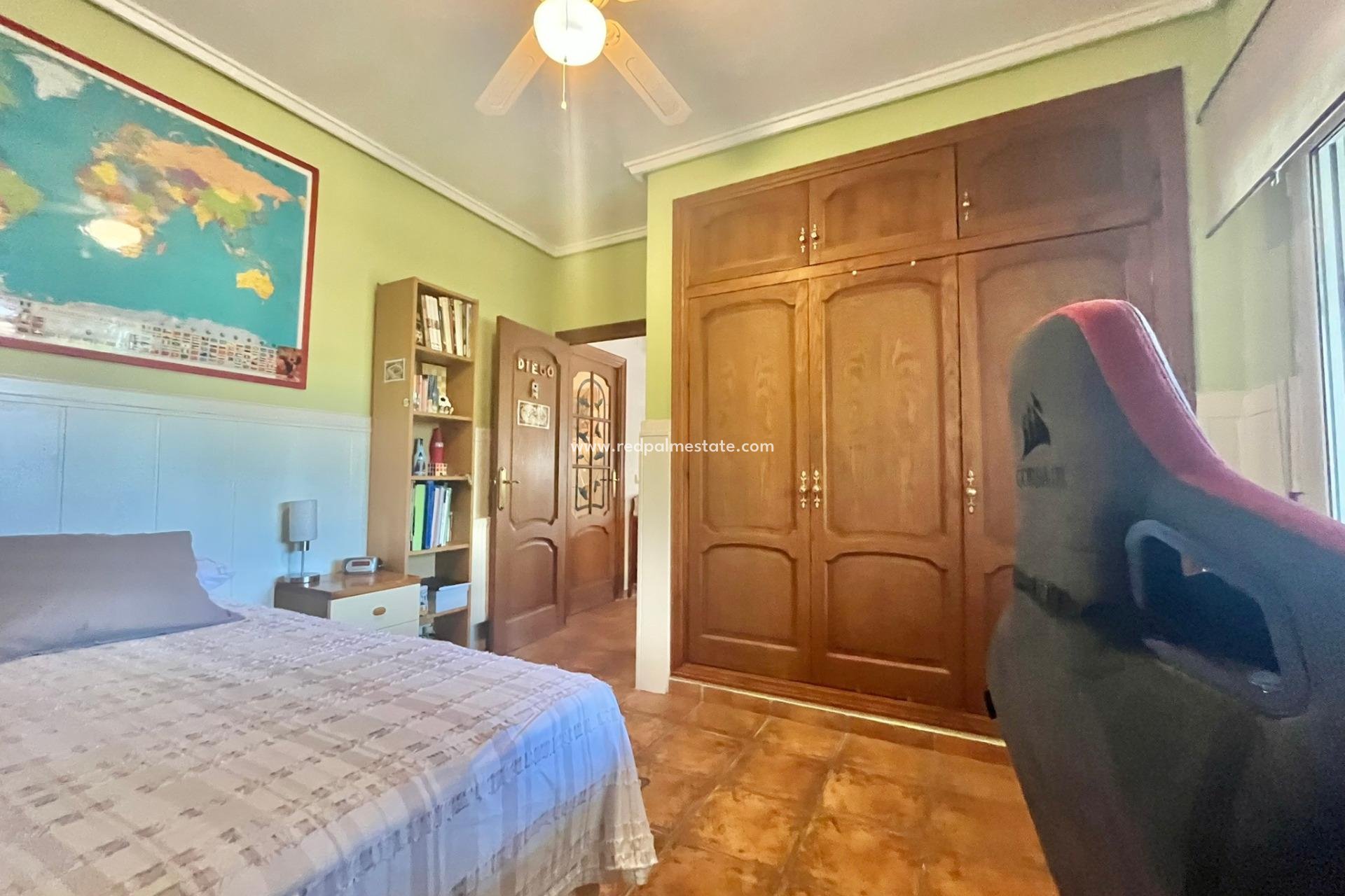 Revente - Villa -
Torrevieja - Los balcones