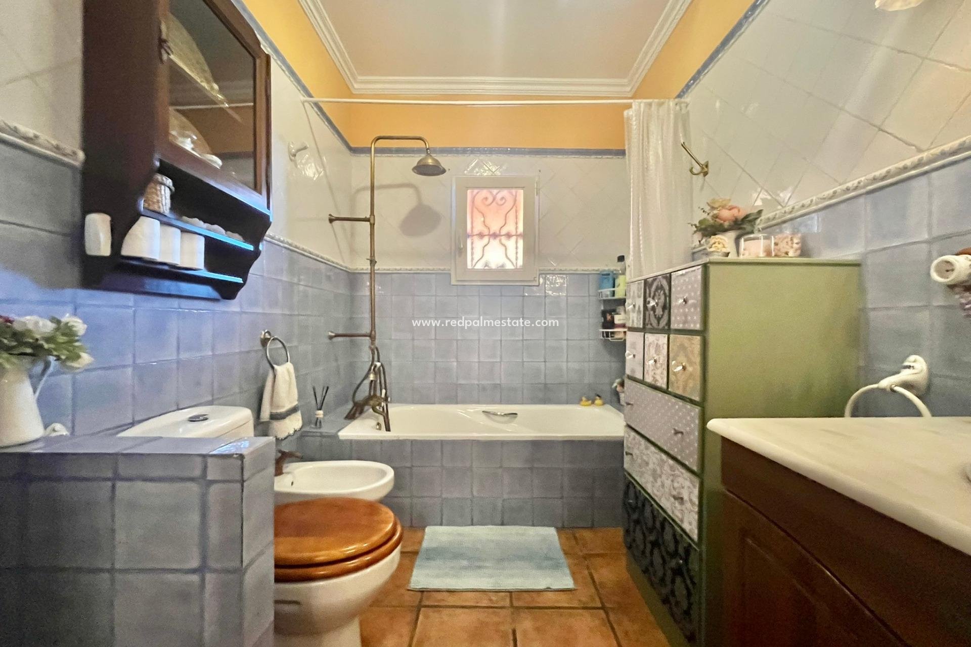 Revente - Villa -
Torrevieja - Los balcones