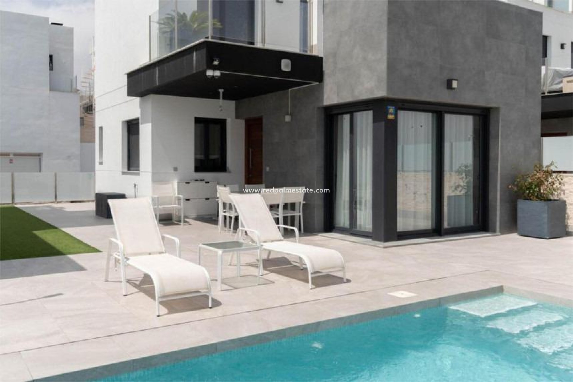 Revente - Villa -
Torrevieja - Los balcones