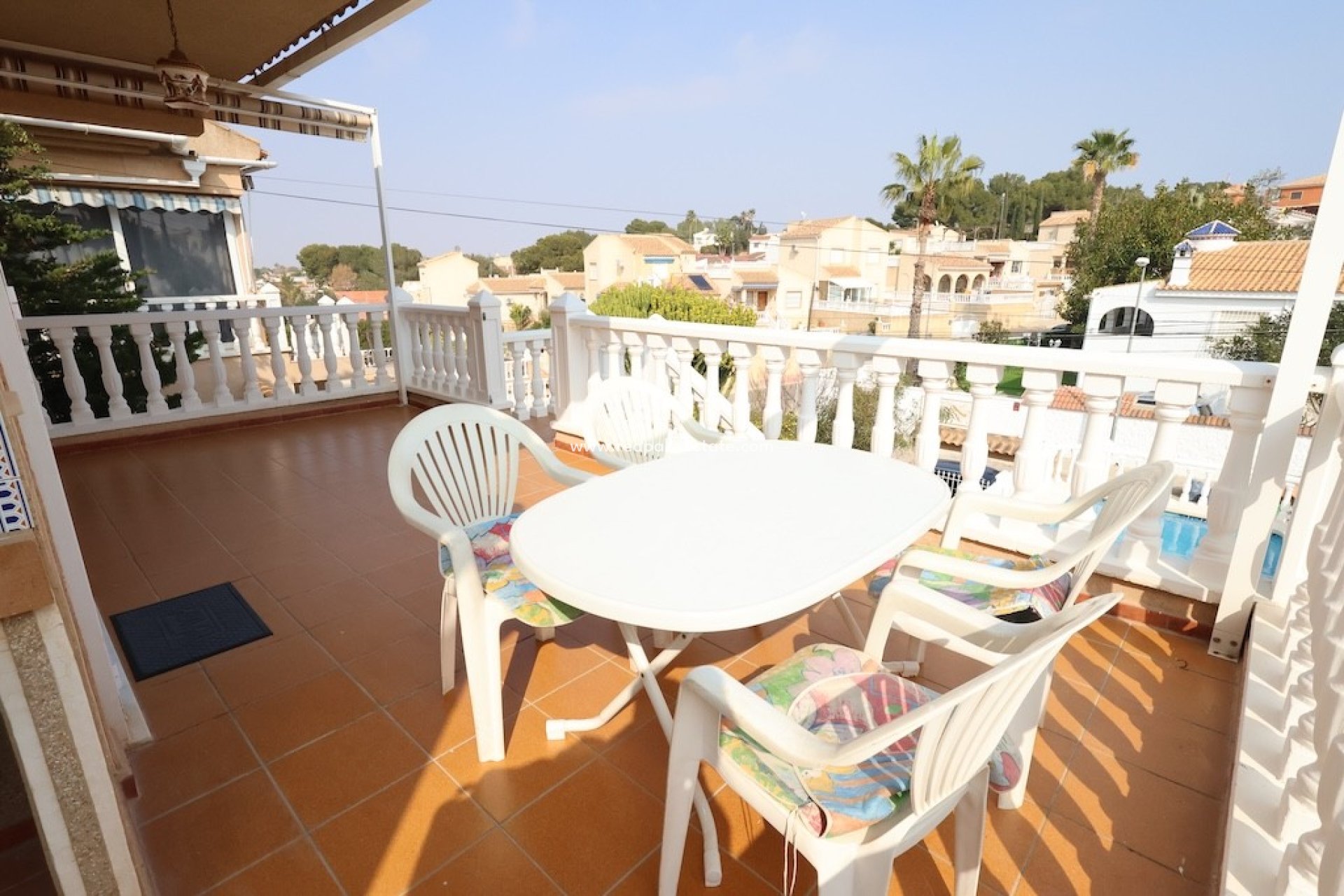 Revente - Villa -
Torrevieja - Los balcones