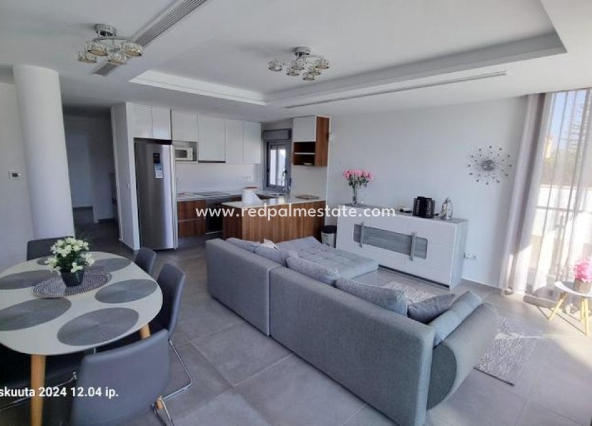 Revente - Villa -
Torrevieja - Los balcones