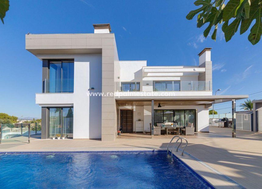 Revente - Villa -
Torrevieja - Los balcones