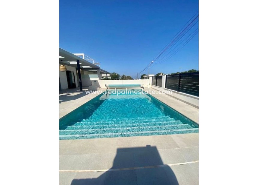 Revente - Villa -
Torrevieja - Los balcones