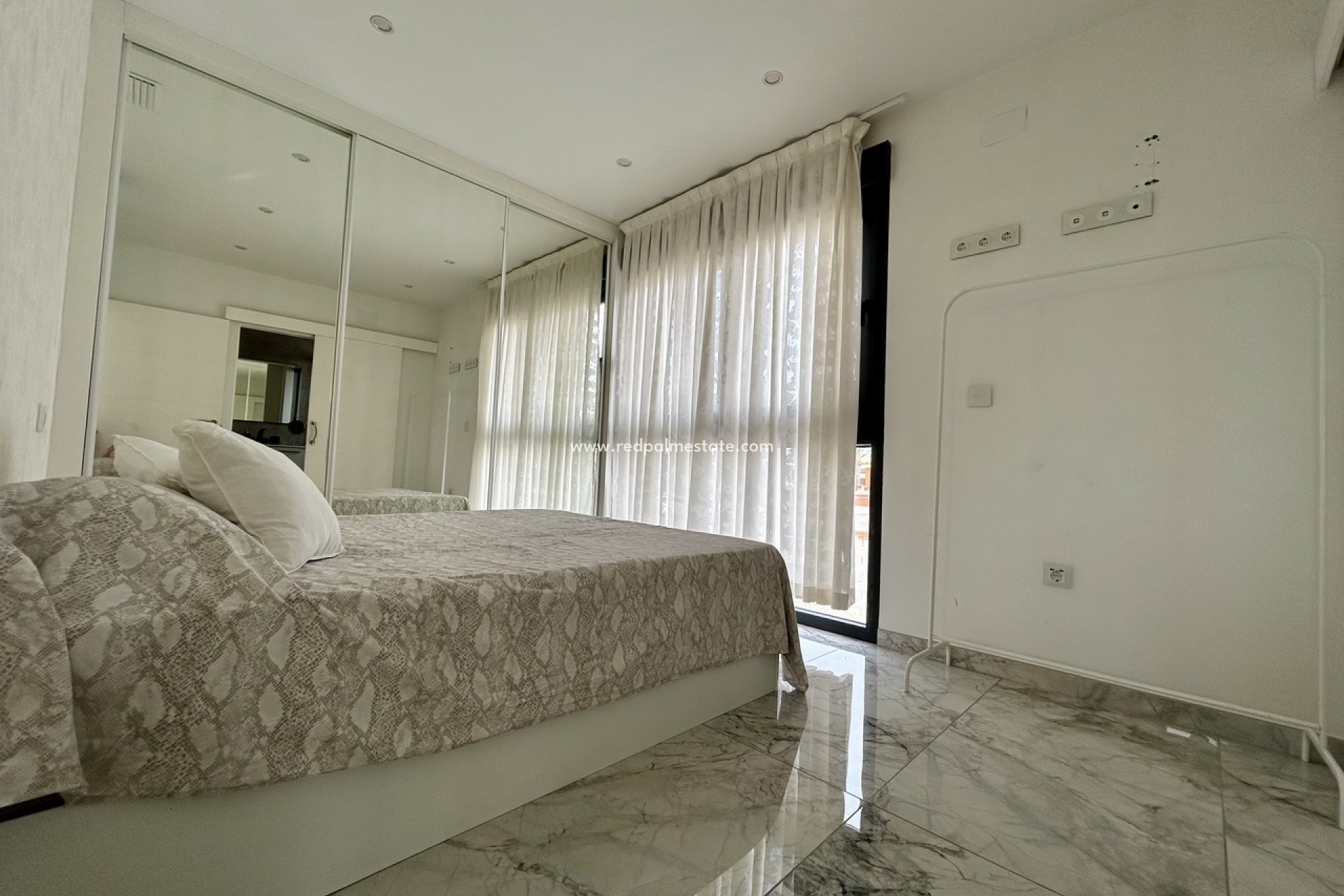 Revente - Villa -
Torrevieja - Los balcones