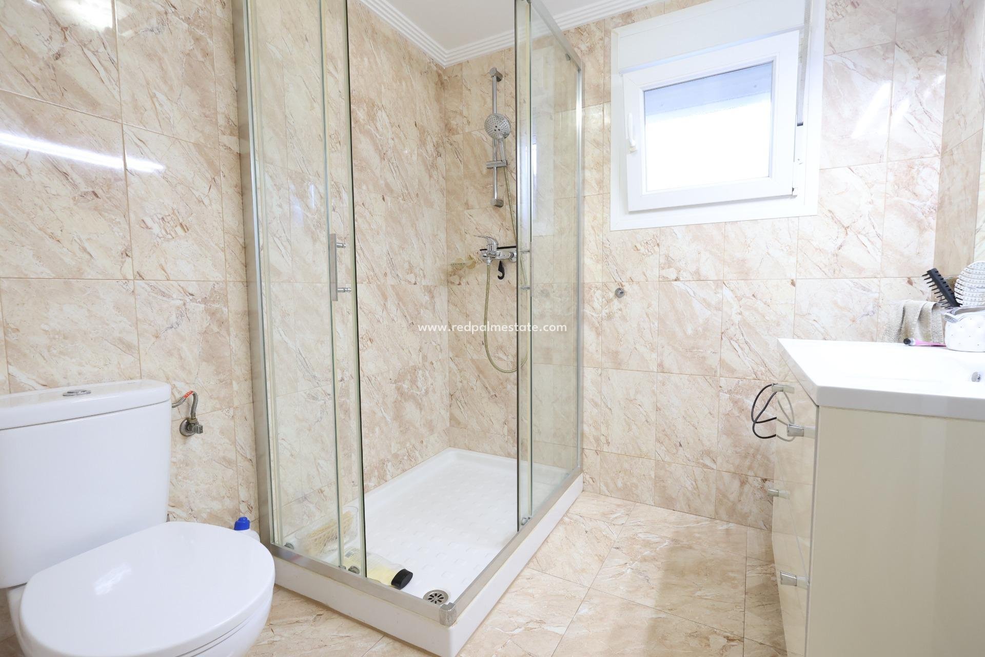 Revente - Villa -
Torrevieja - Los balcones