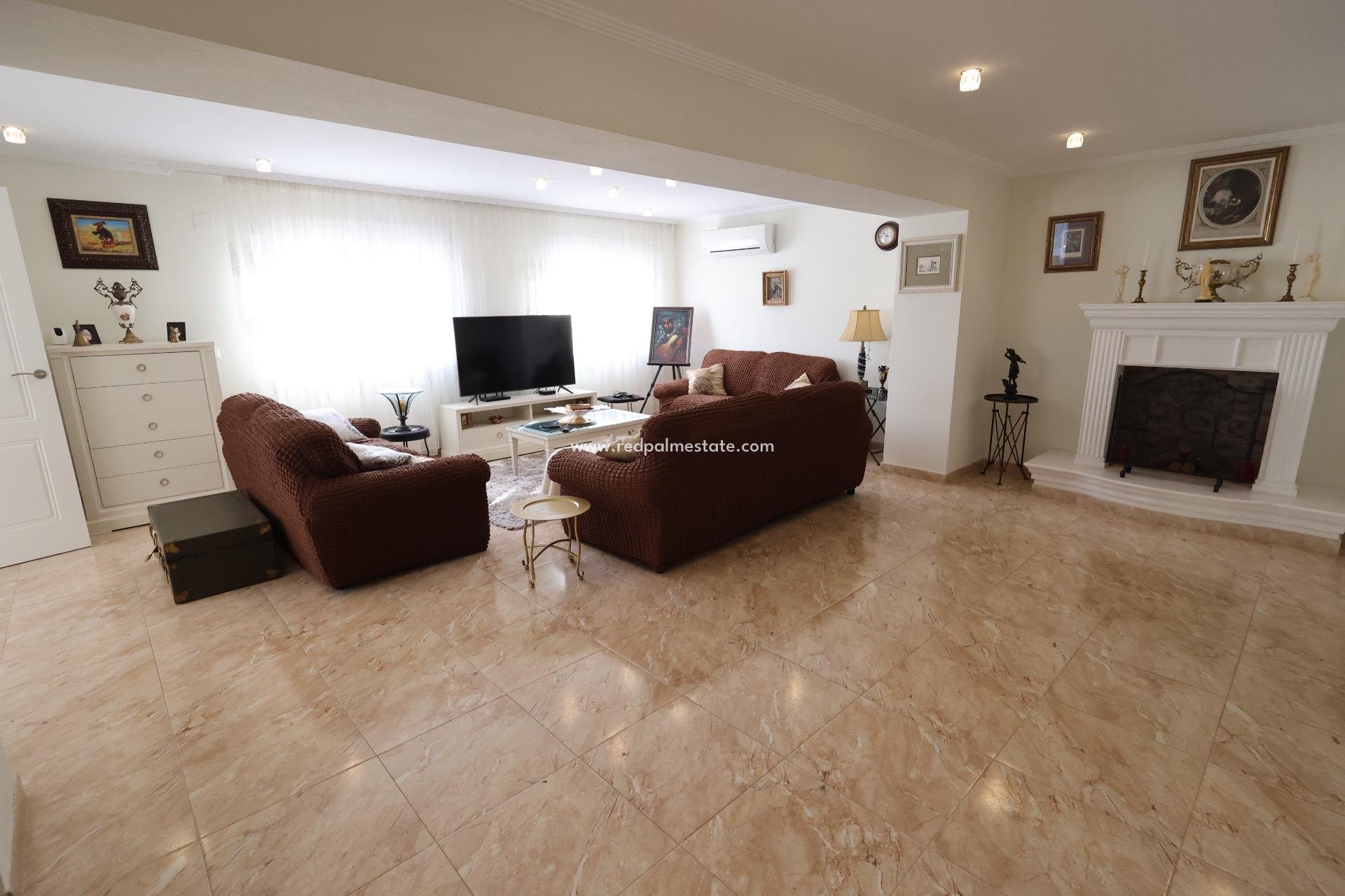 Revente - Villa -
Torrevieja - Los balcones