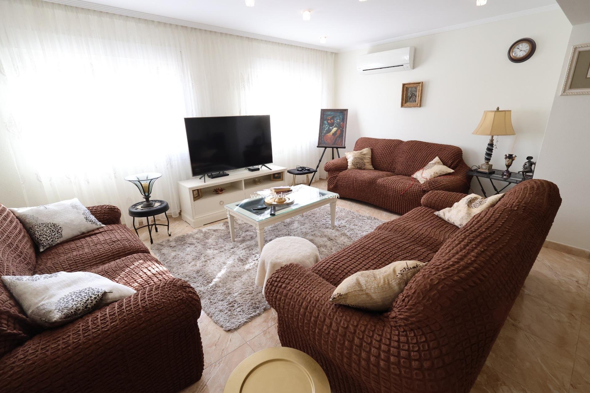 Revente - Villa -
Torrevieja - Los balcones