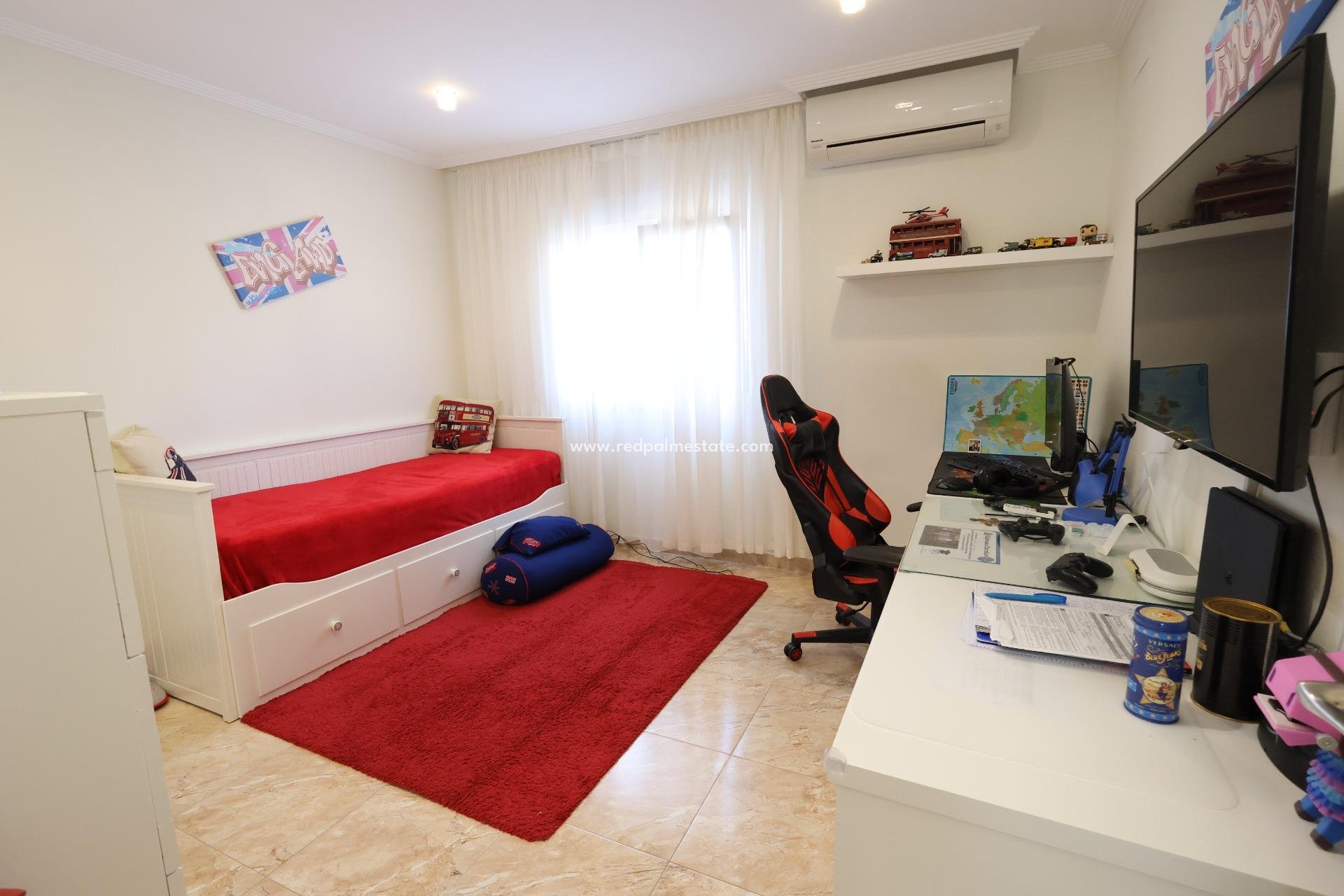 Revente - Villa -
Torrevieja - Los balcones