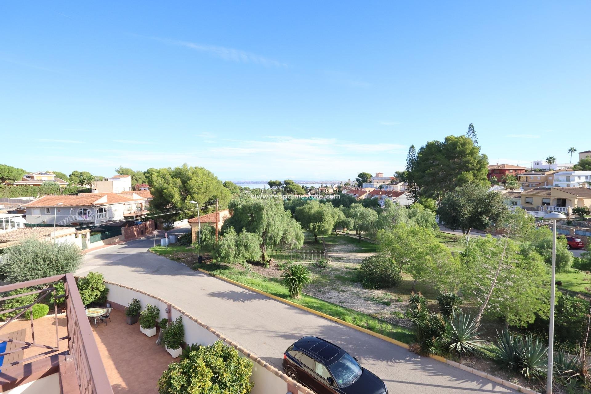 Revente - Villa -
Torrevieja - Los balcones