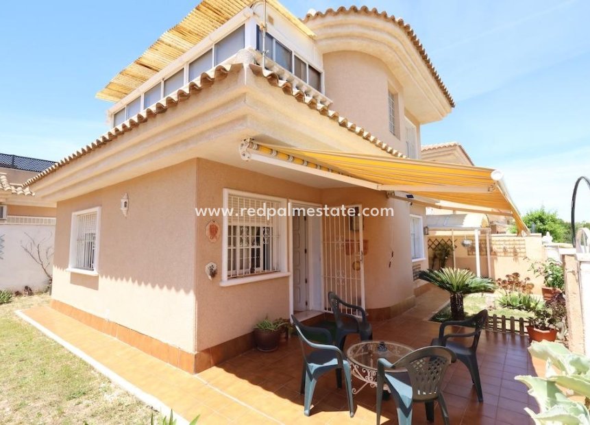 Revente - Villa -
Torrevieja - Los balcones