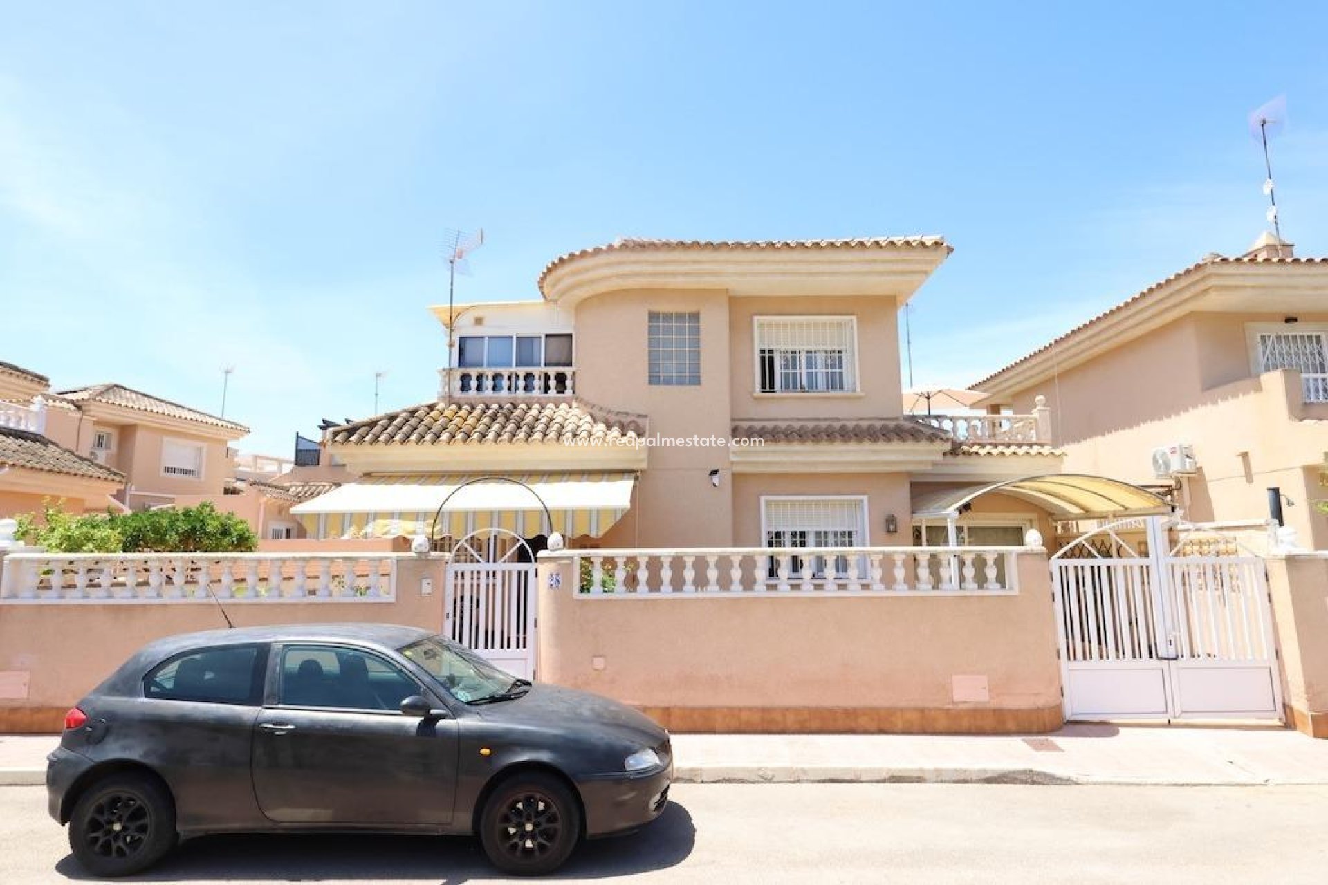 Revente - Villa -
Torrevieja - Los balcones