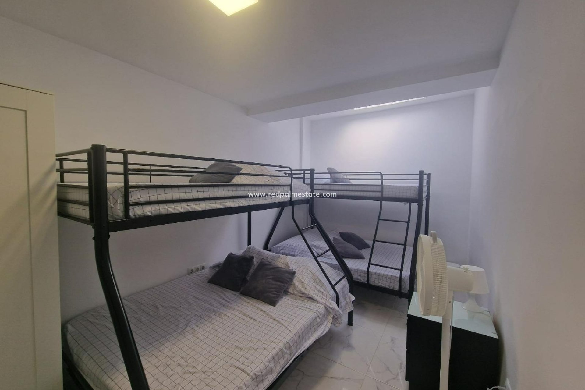 Revente - Villa -
Torrevieja - Paseo maritimo