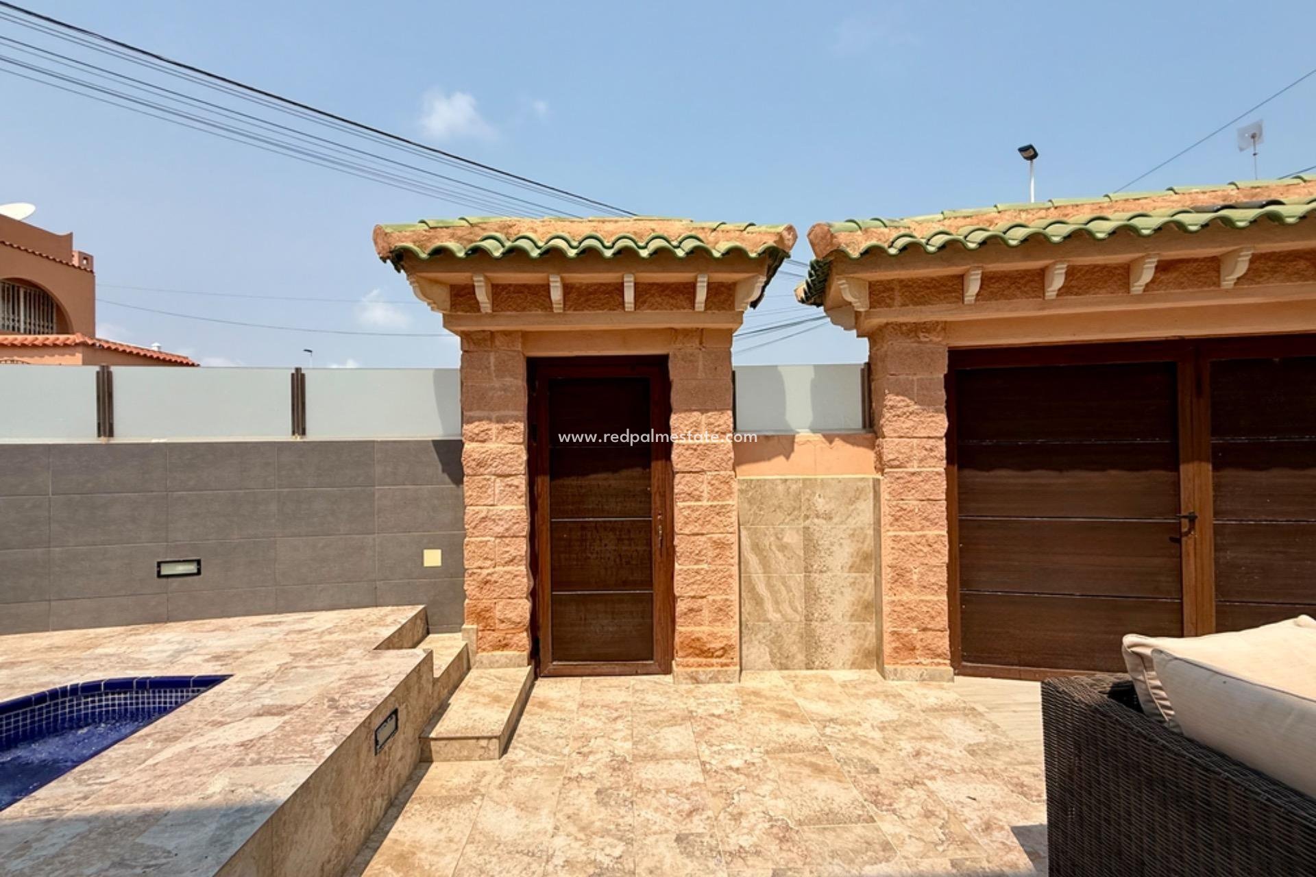 Revente - Villa -
Torrevieja - Playa del cura