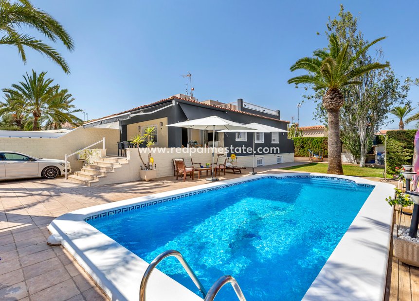Revente - Villa -
Torrevieja - Punta Prima Torrevieja