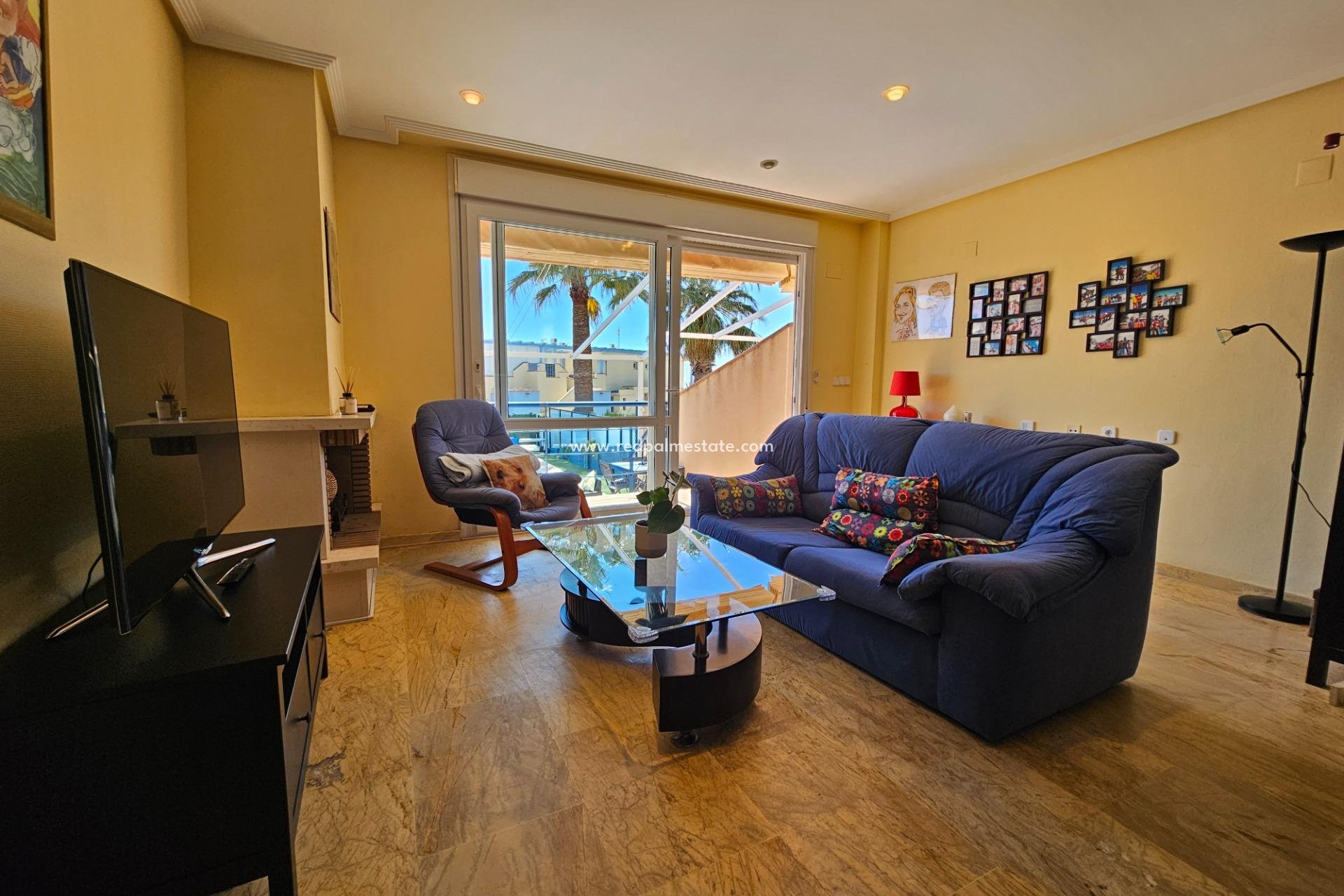 Revente - Villa -
Torrevieja - Punta prima