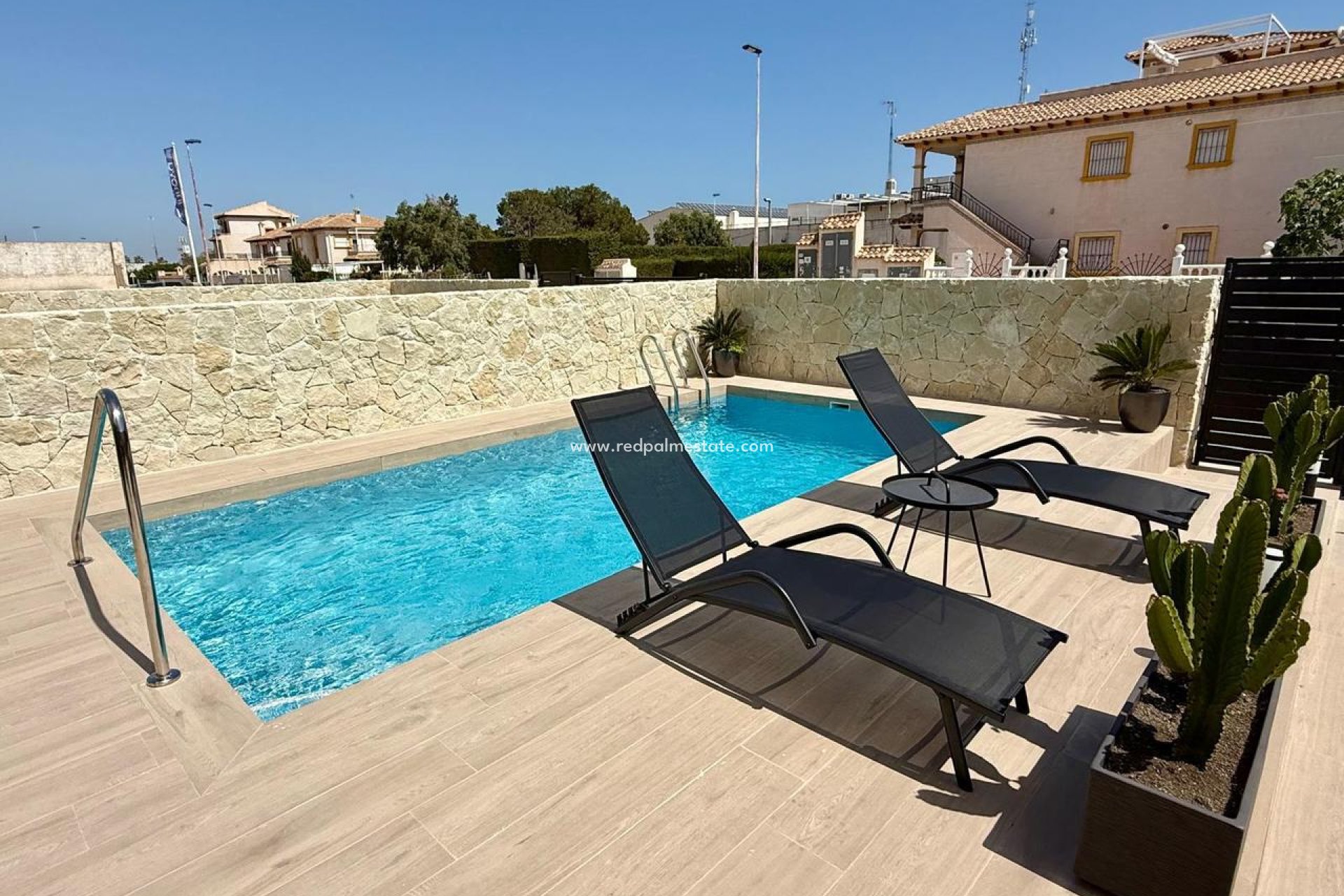 Revente - Villa -
Torrevieja - Punta prima