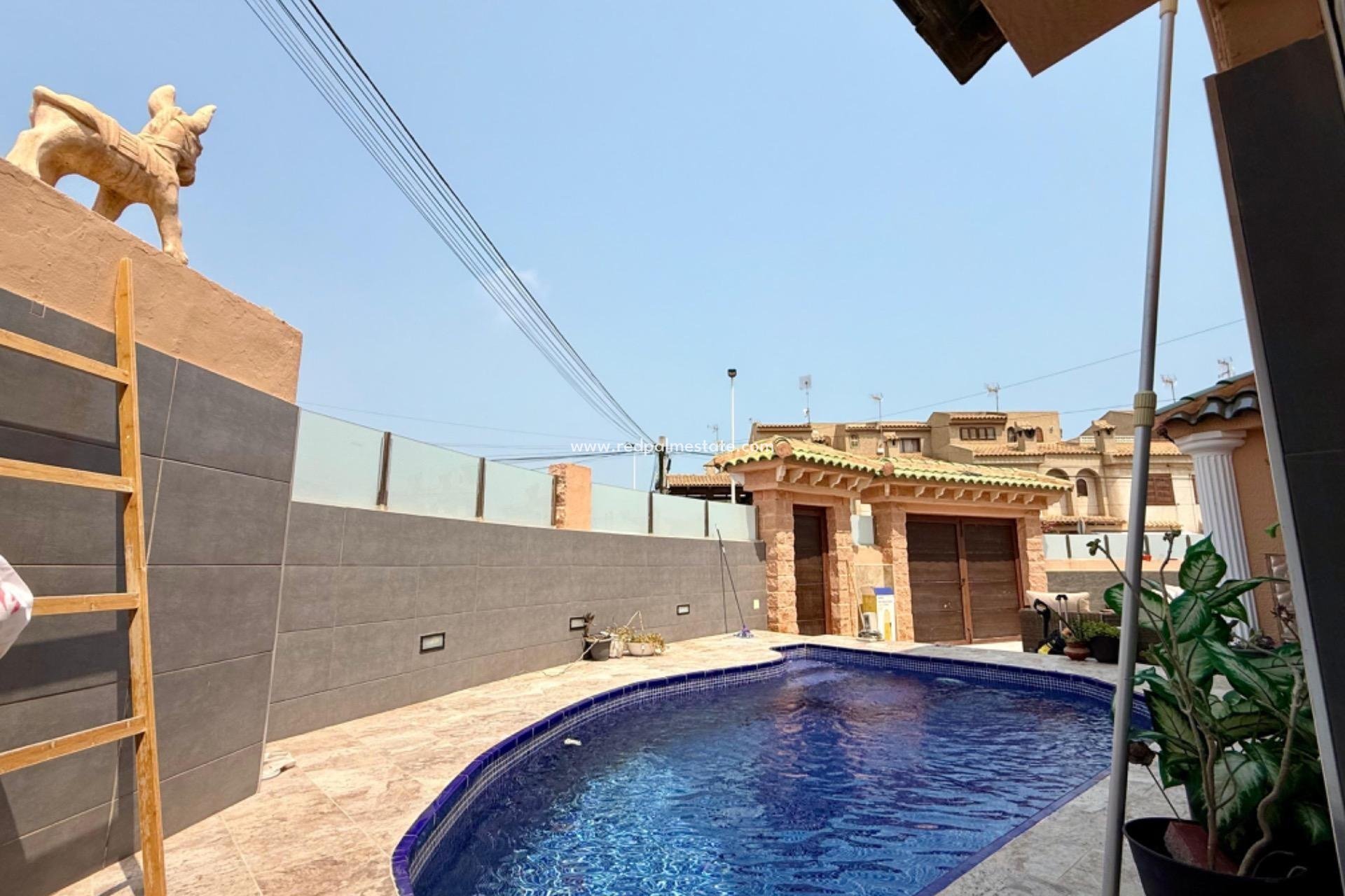 Revente - Villa -
Torrevieja - Rosaleda-los frutales