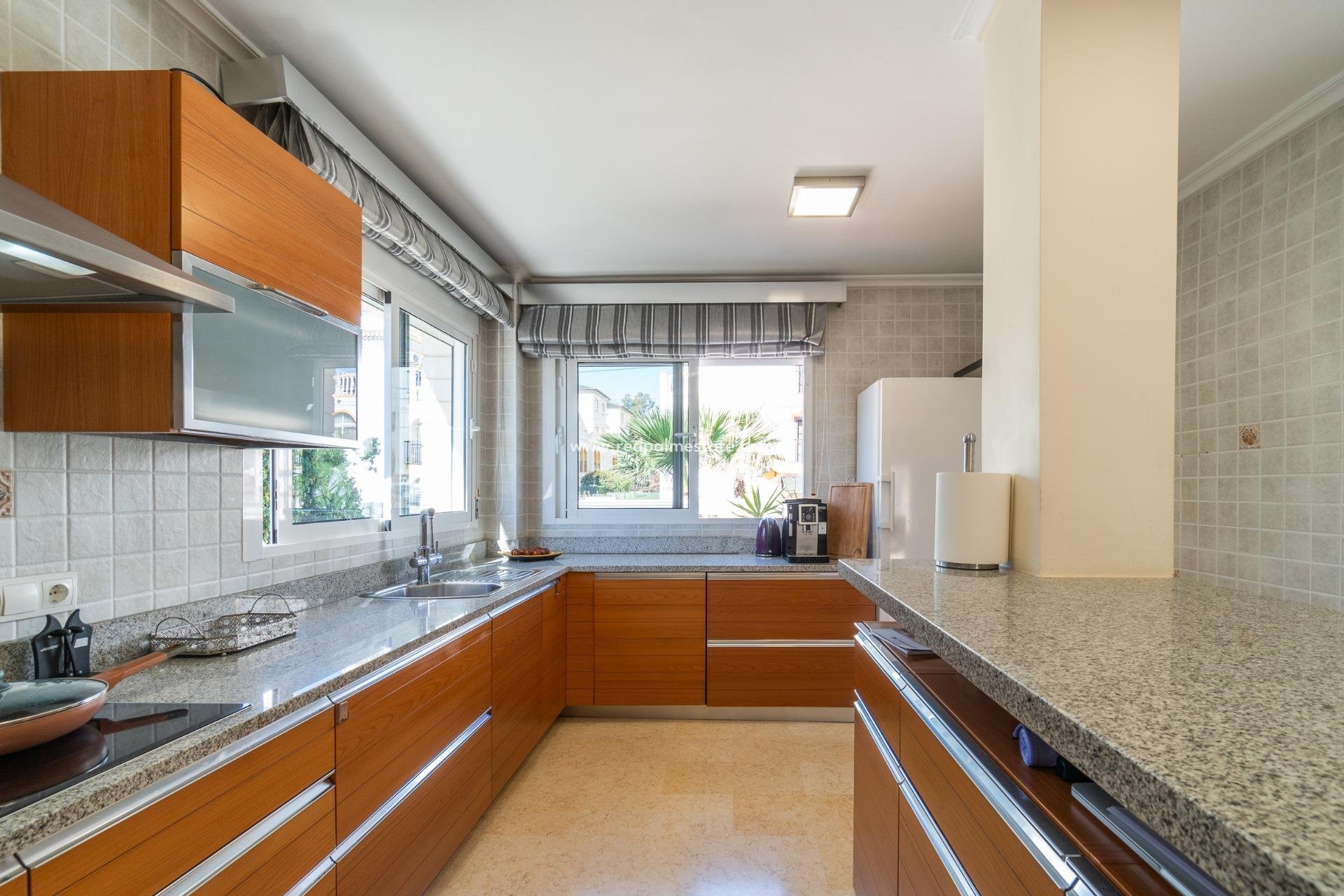 Revente - Villa -
Torrevieja - Torre la mata