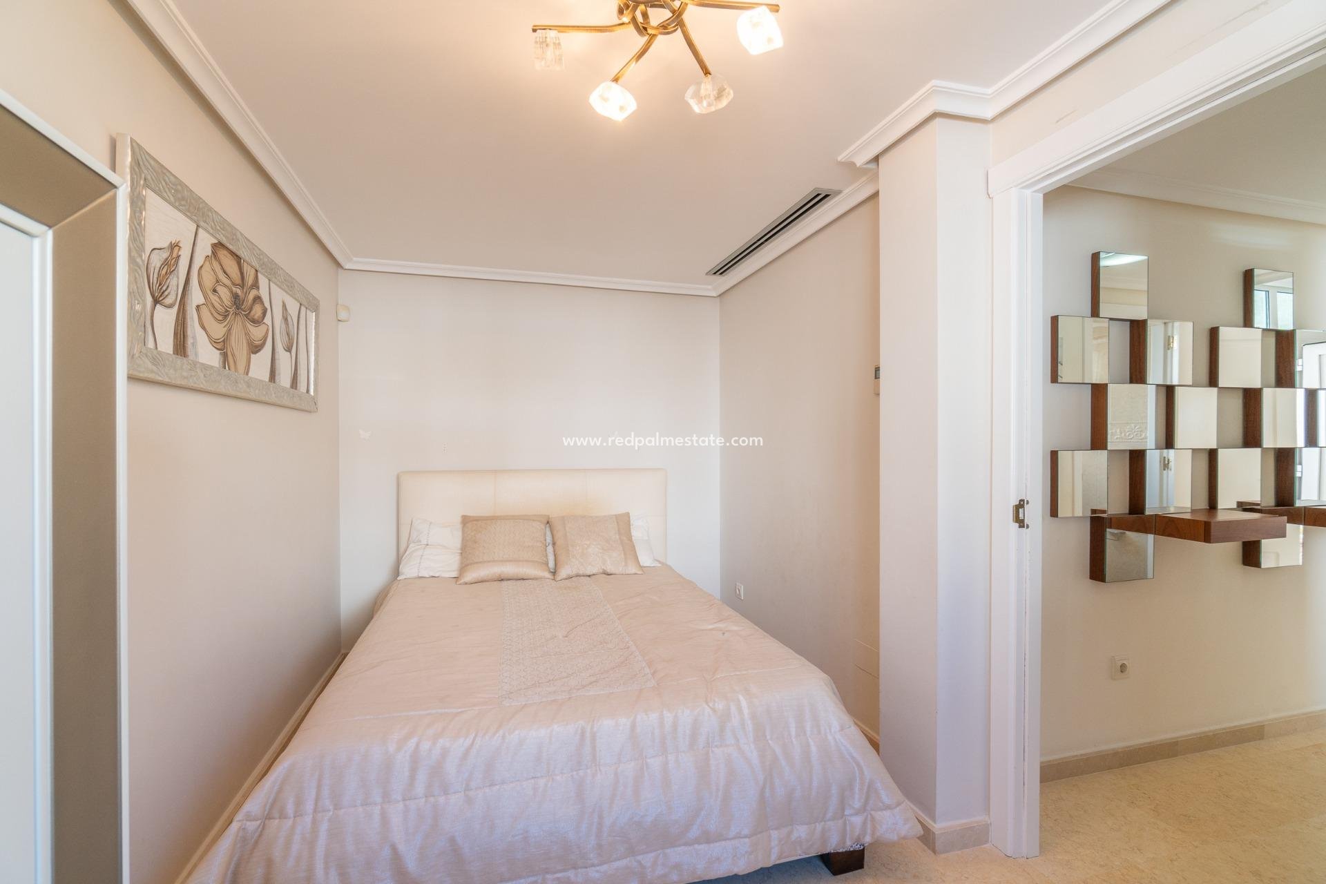 Revente - Villa -
Torrevieja - Torre la mata