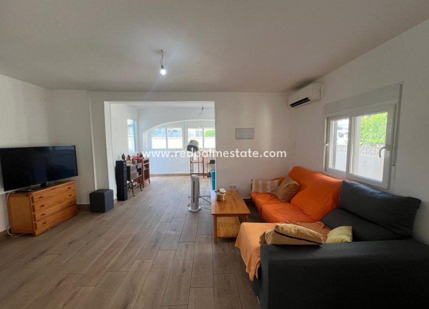 Revente - Villa -
Torrevieja - Torreblanca