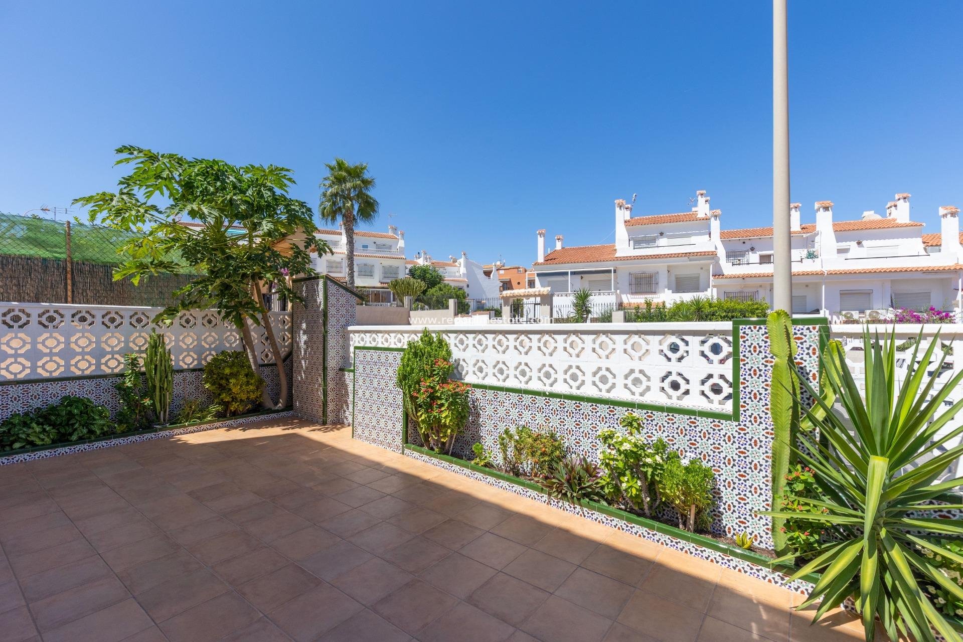 Revente - Villa -
Torrevieja - Torreblanca