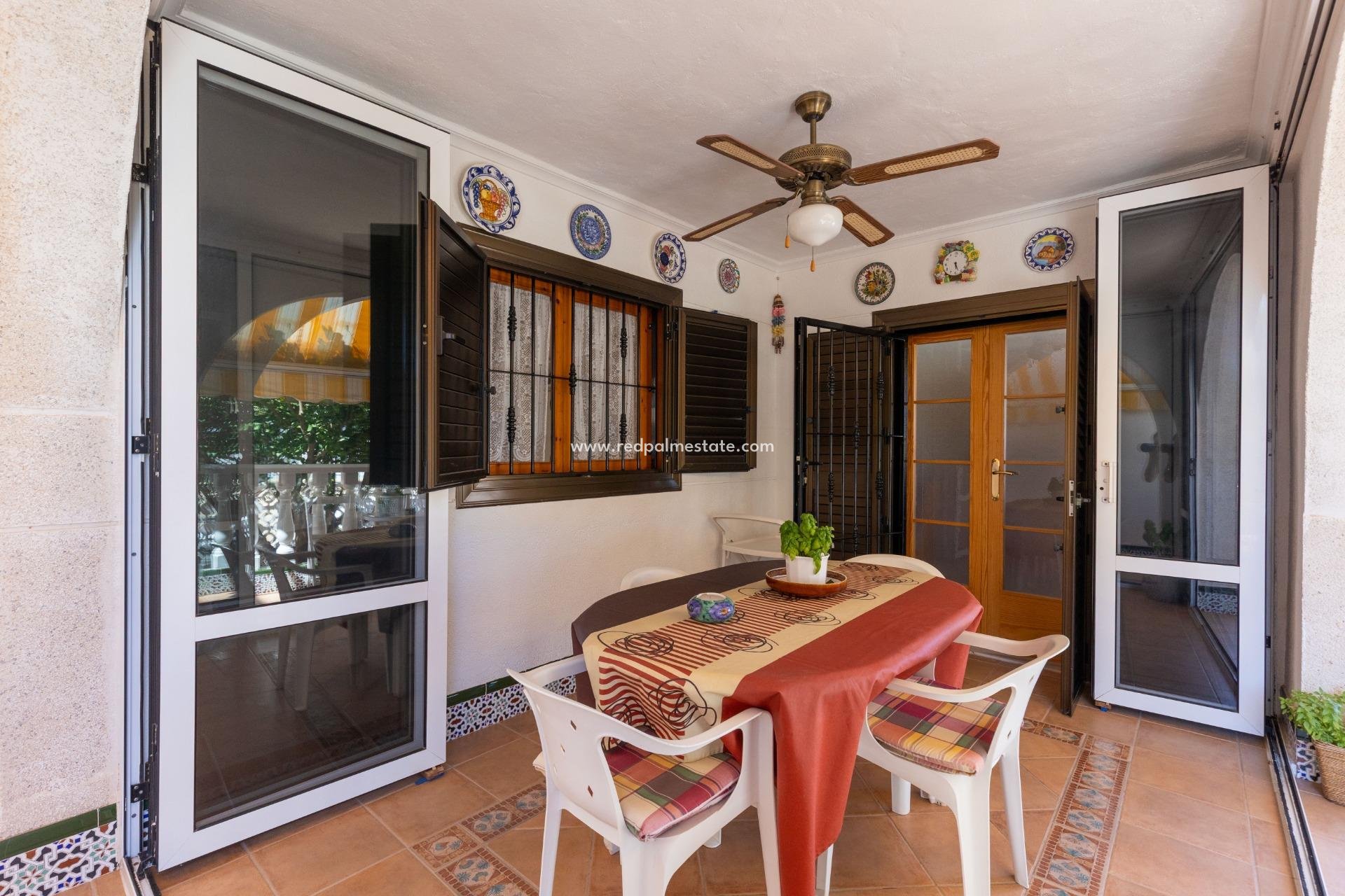 Revente - Villa -
Torrevieja - Torreblanca