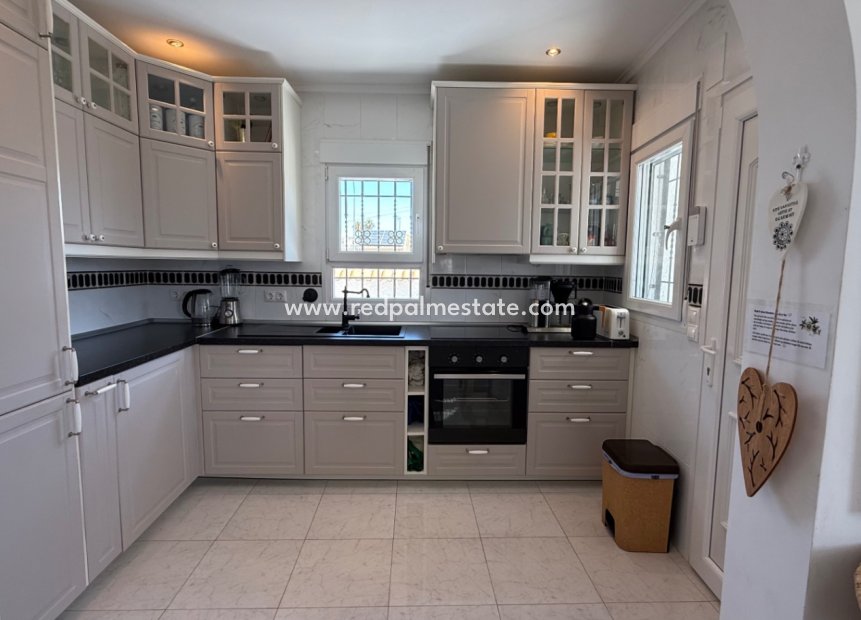 Revente - Villa -
Torrevieja