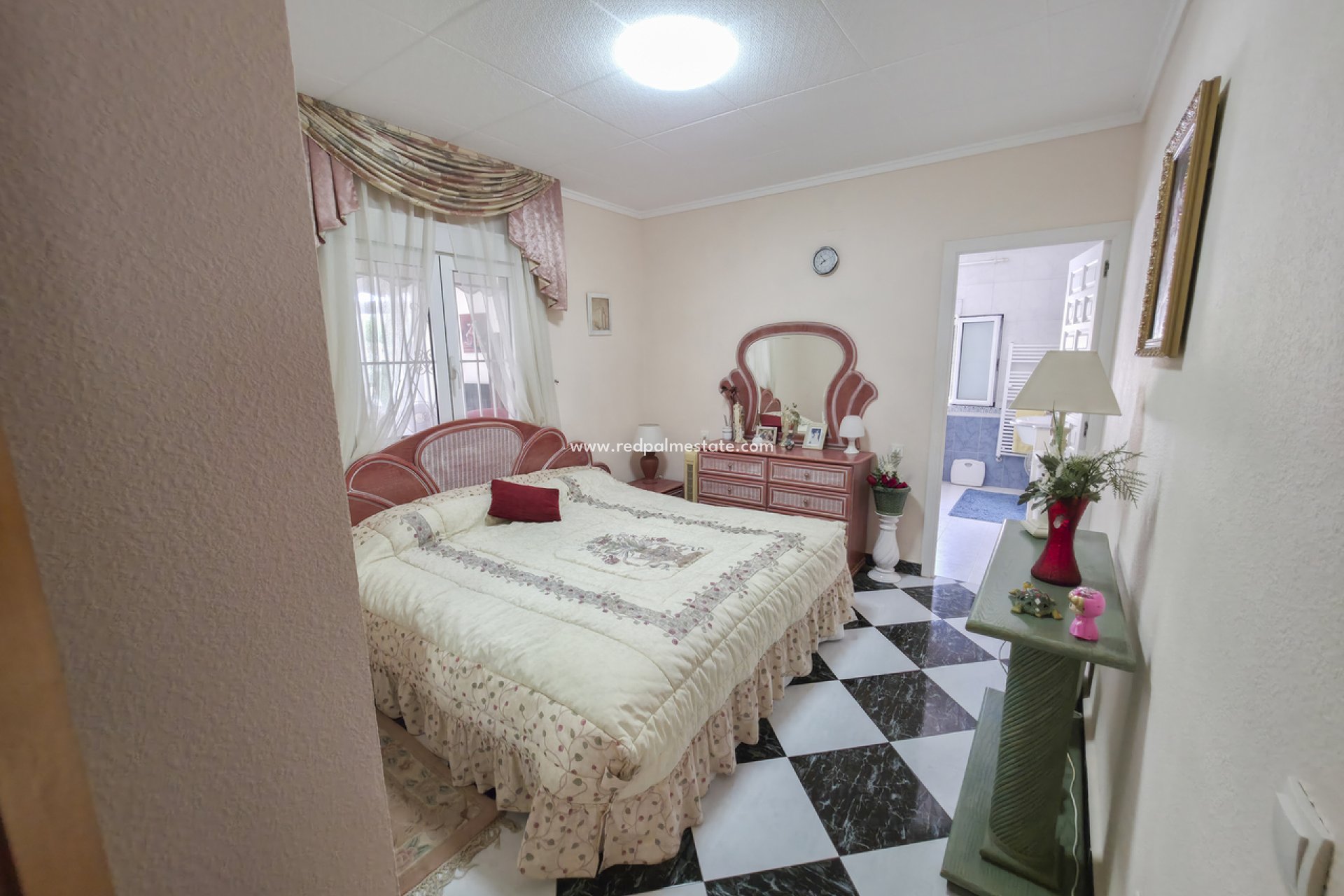Revente - Villa -
Torrevieja
