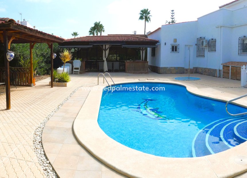 Revente - Villa -
Torrevieja