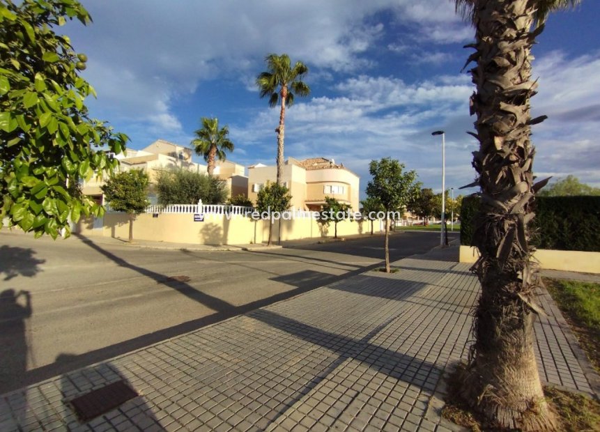 Revente - Villa -
Torrevieja
