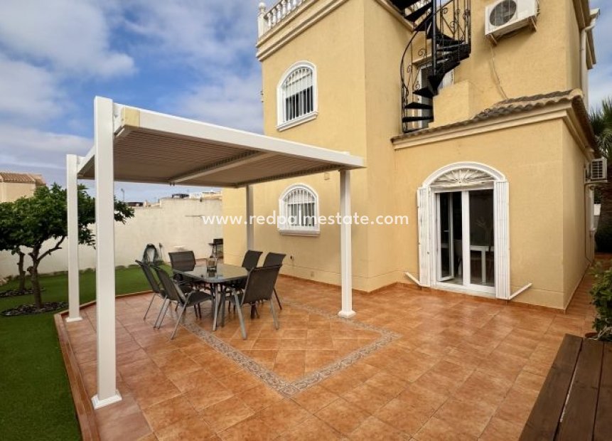 Revente - Villa -
Torrevieja