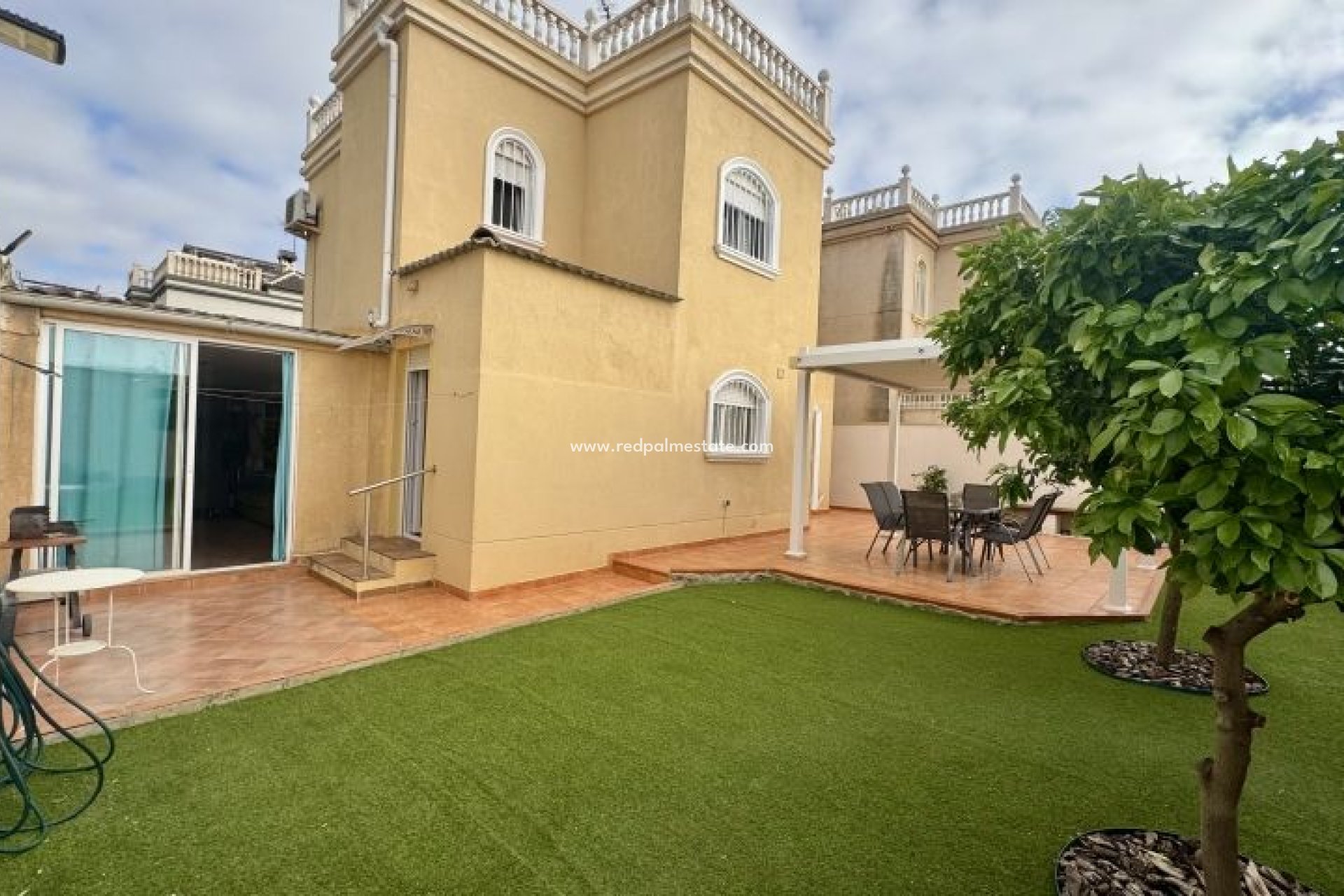 Revente - Villa -
Torrevieja