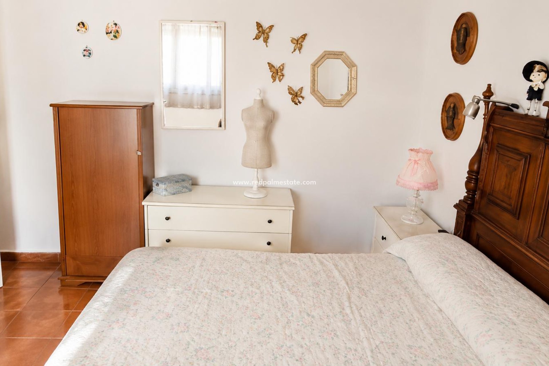 Revente - Villa -
Villena - Inland