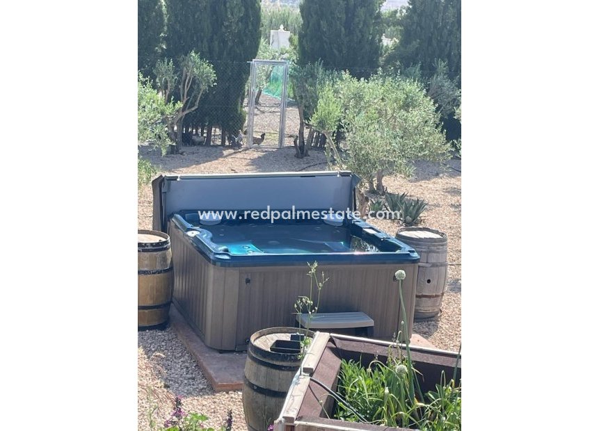 Revente - Villa -
Villena - Inland