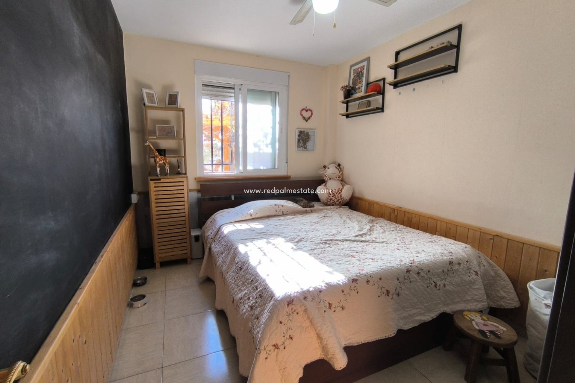 Revente - Villa -
Villena - Inland