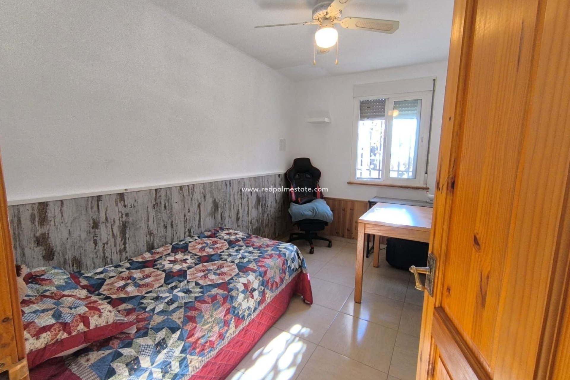 Revente - Villa -
Villena - Inland