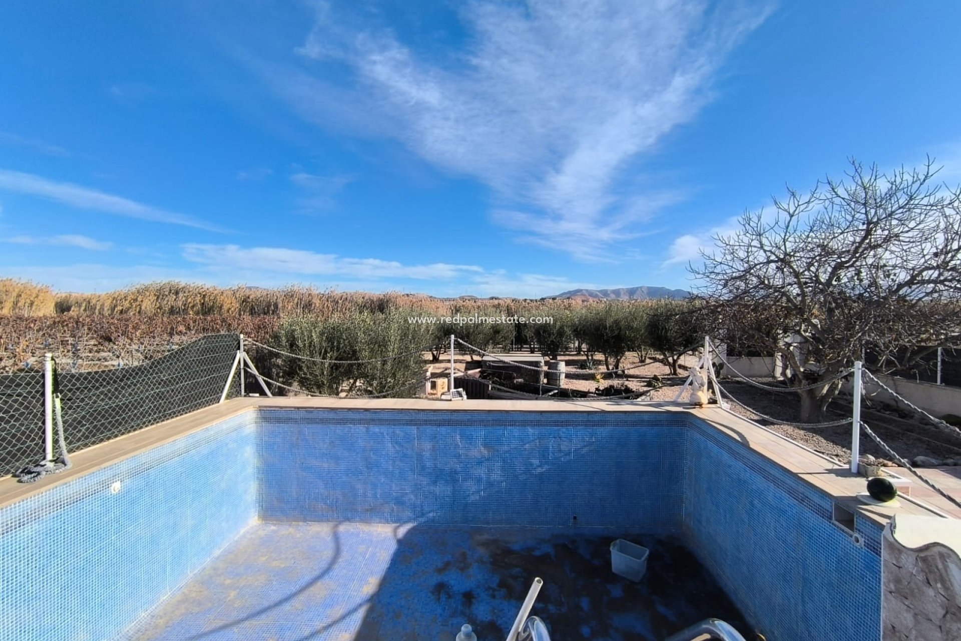 Revente - Villa -
Villena - Inland