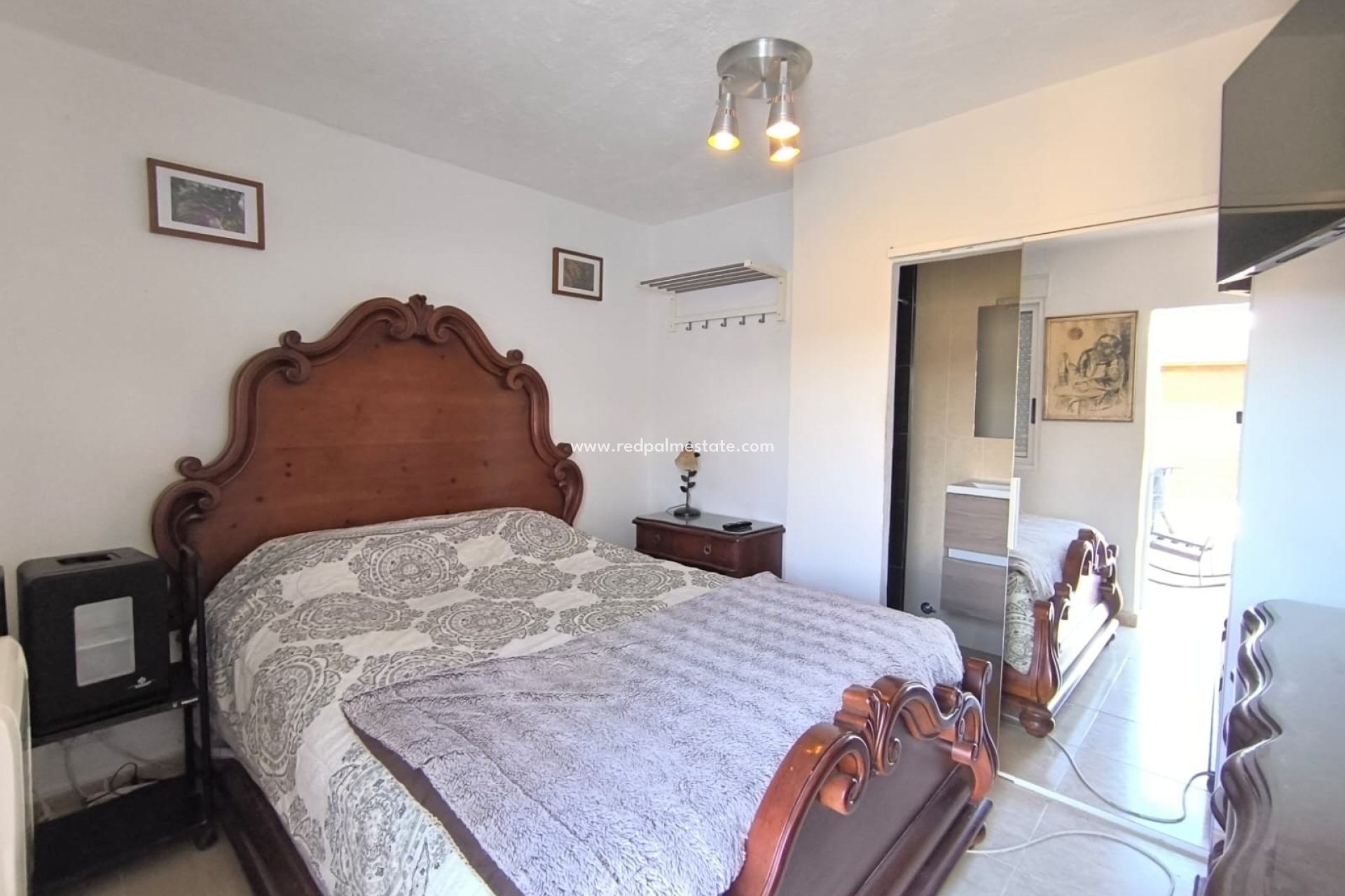 Revente - Villa -
Villena - Inland