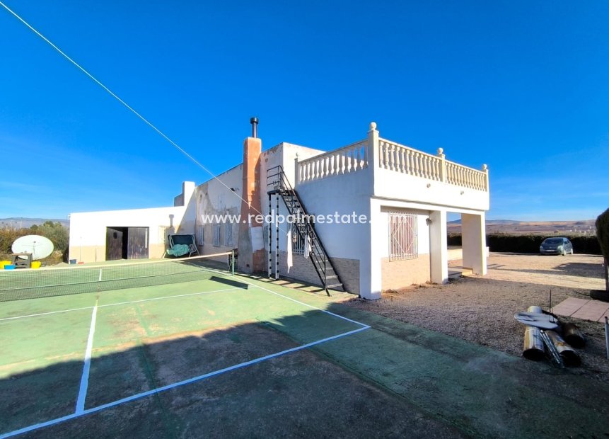 Revente - Villa -
Villena - Inland