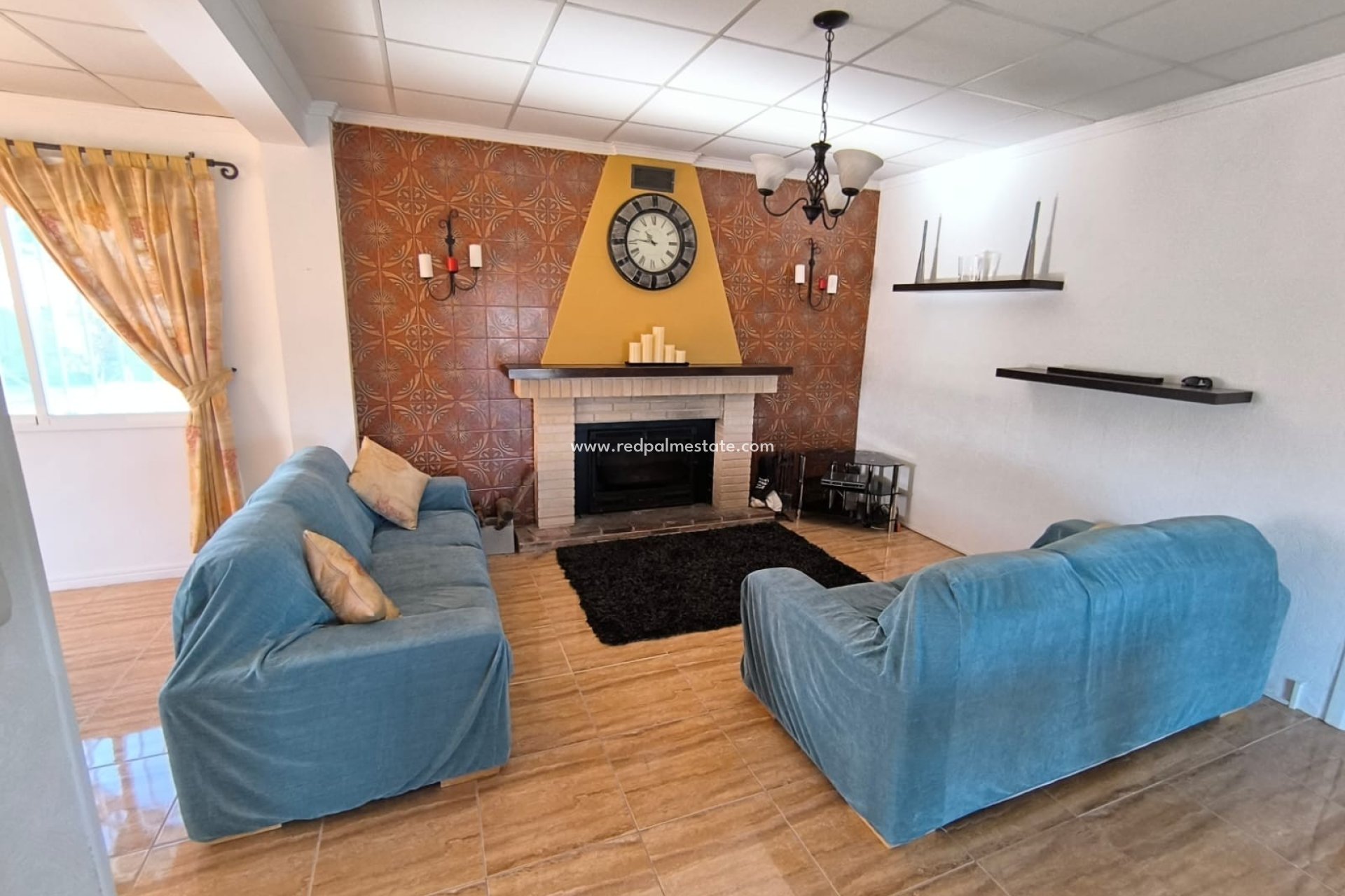 Revente - Villa -
Villena - Inland