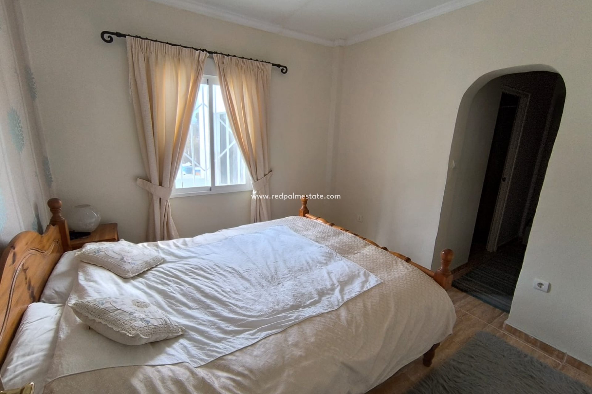 Revente - Villa -
Villena - Inland