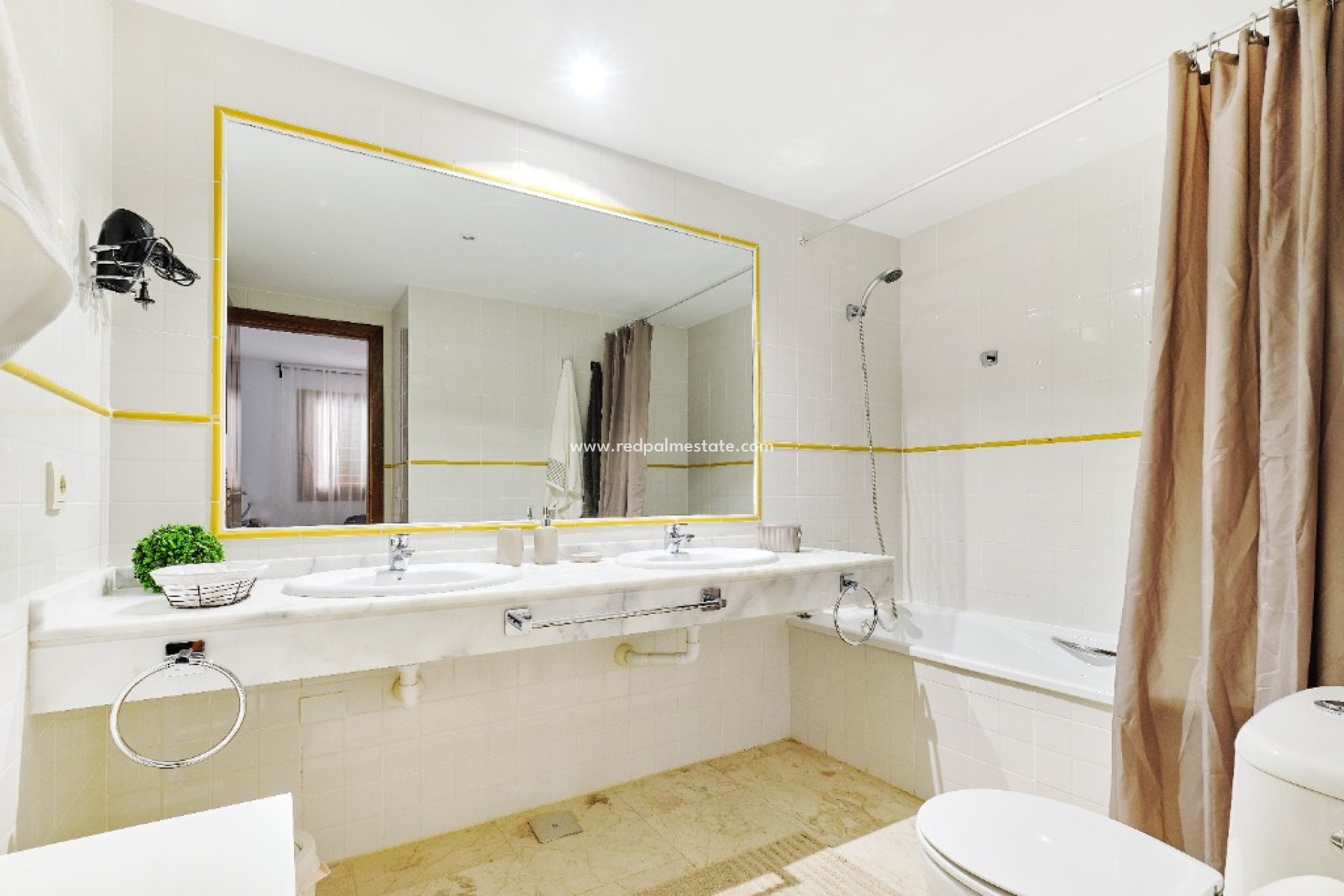 Short Term Rental - Apartments -
Torrevieja - La Entrada