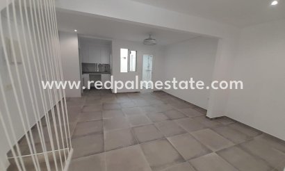 Town House - Resale - Mazarron -
                Puerto De Mazarrón