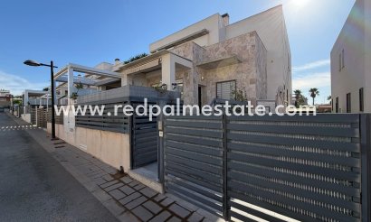 Town House - Resale - Torrevieja - Aguas Nuevas
